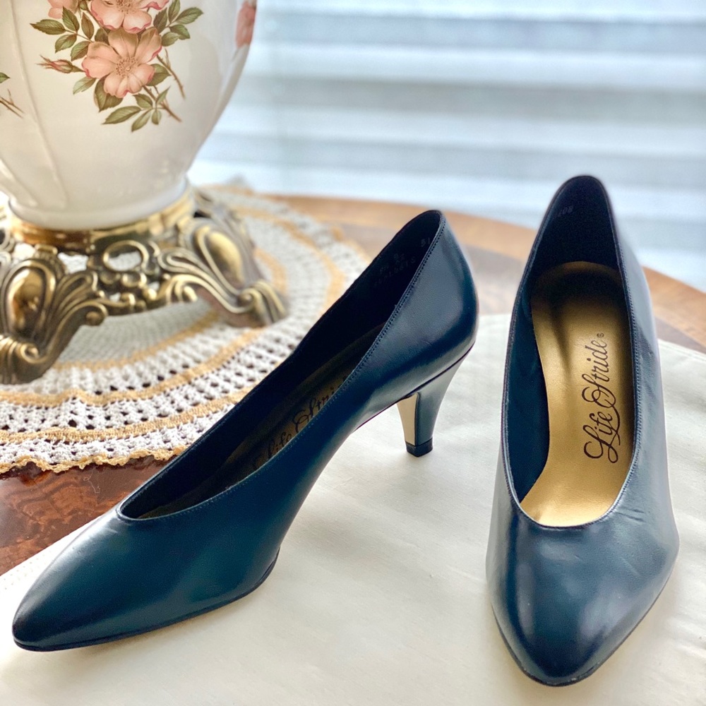 Life Stride Leather Blue Pumps